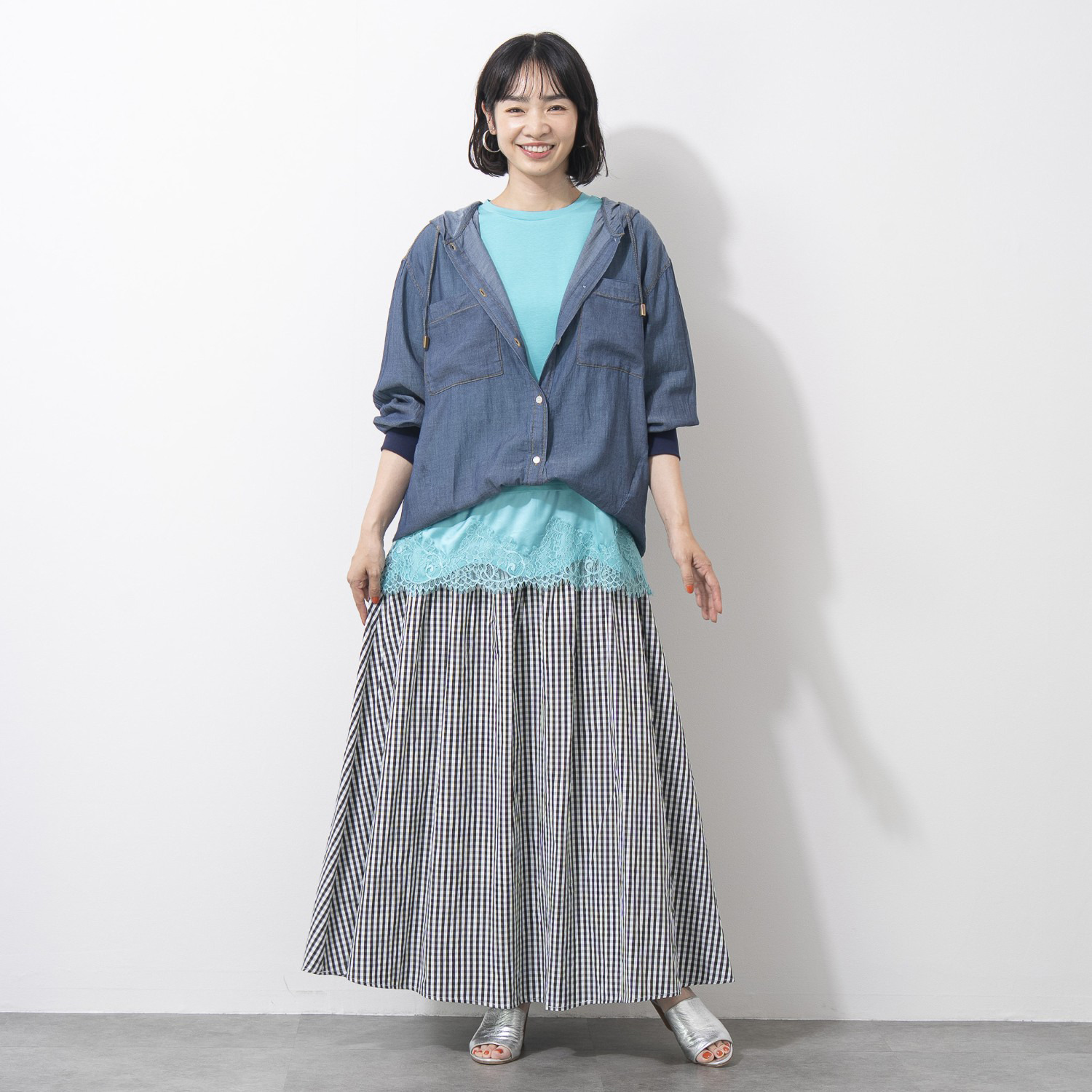 オン　ザ　エッジ サテンとレースで華やか １枚でもレイヤードでも コーディネイトに使える！ 接触冷感 半袖プルオーバー