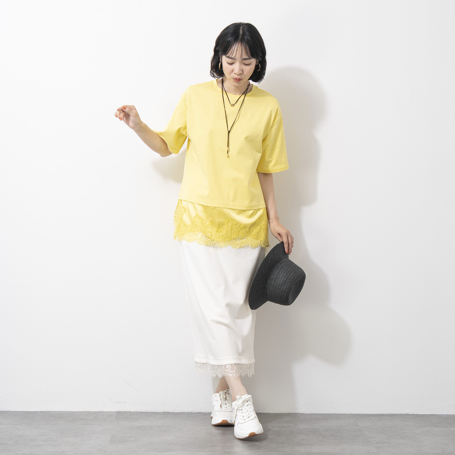 オン　ザ　エッジ サテンとレースで華やか １枚でもレイヤードでも コーディネイトに使える！ 接触冷感 半袖プルオーバー
