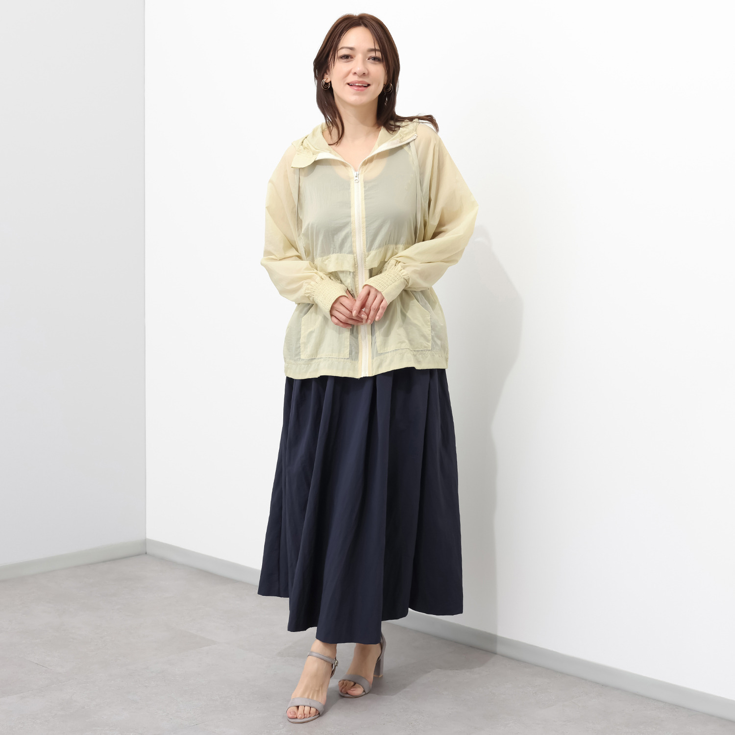 メイドバイスターズ 透けるのに しっかりＵＶカット！ 超軽量！風抜ける！ ふわふわ ポケッタブルパーカー