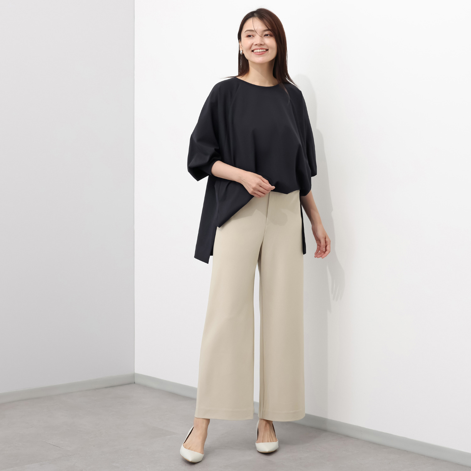 ヴィアッジャーレ バイアスツイル ドレープパンツ