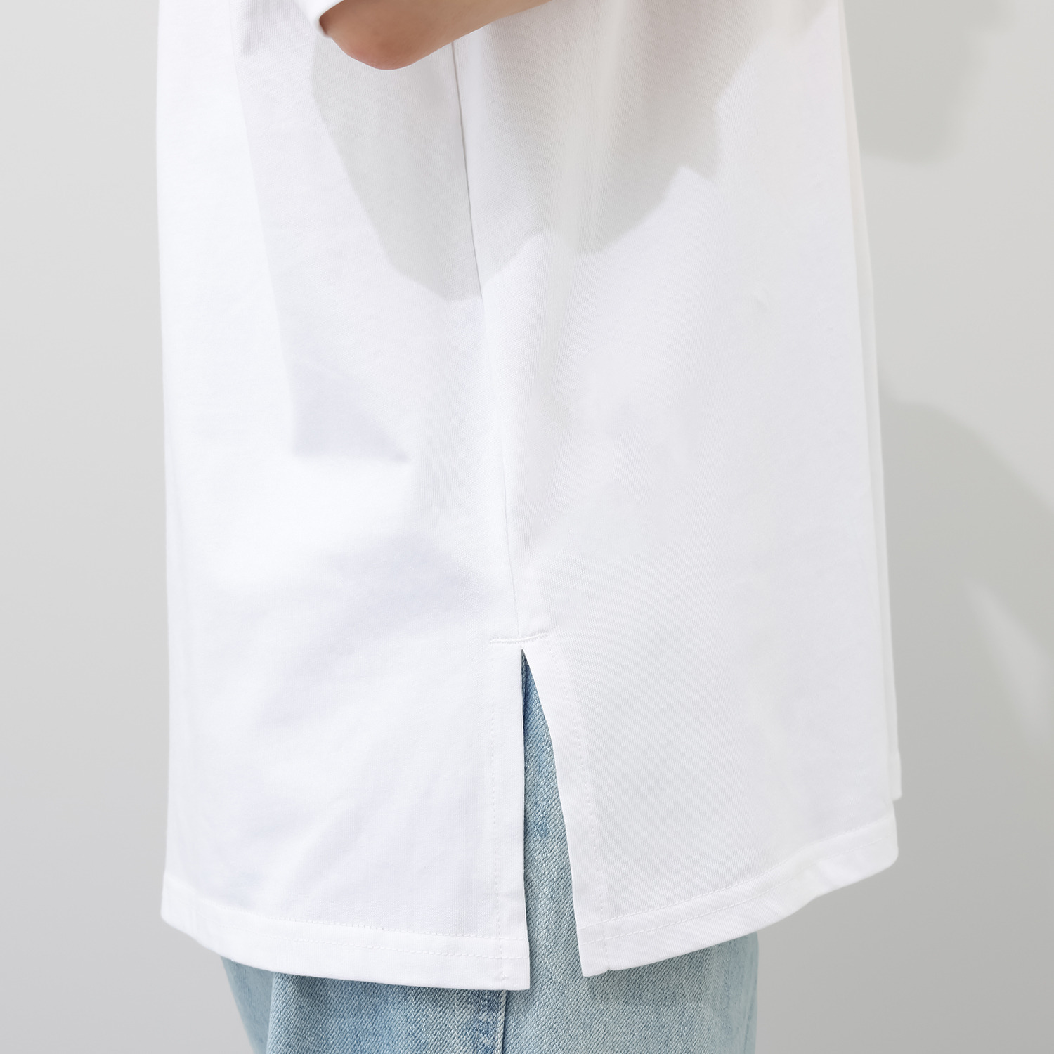 ミニマライズプラス＆ ミリーセヴァルセン スペシャルコラボ！ ブランドメッセージ プリントＴシャツ