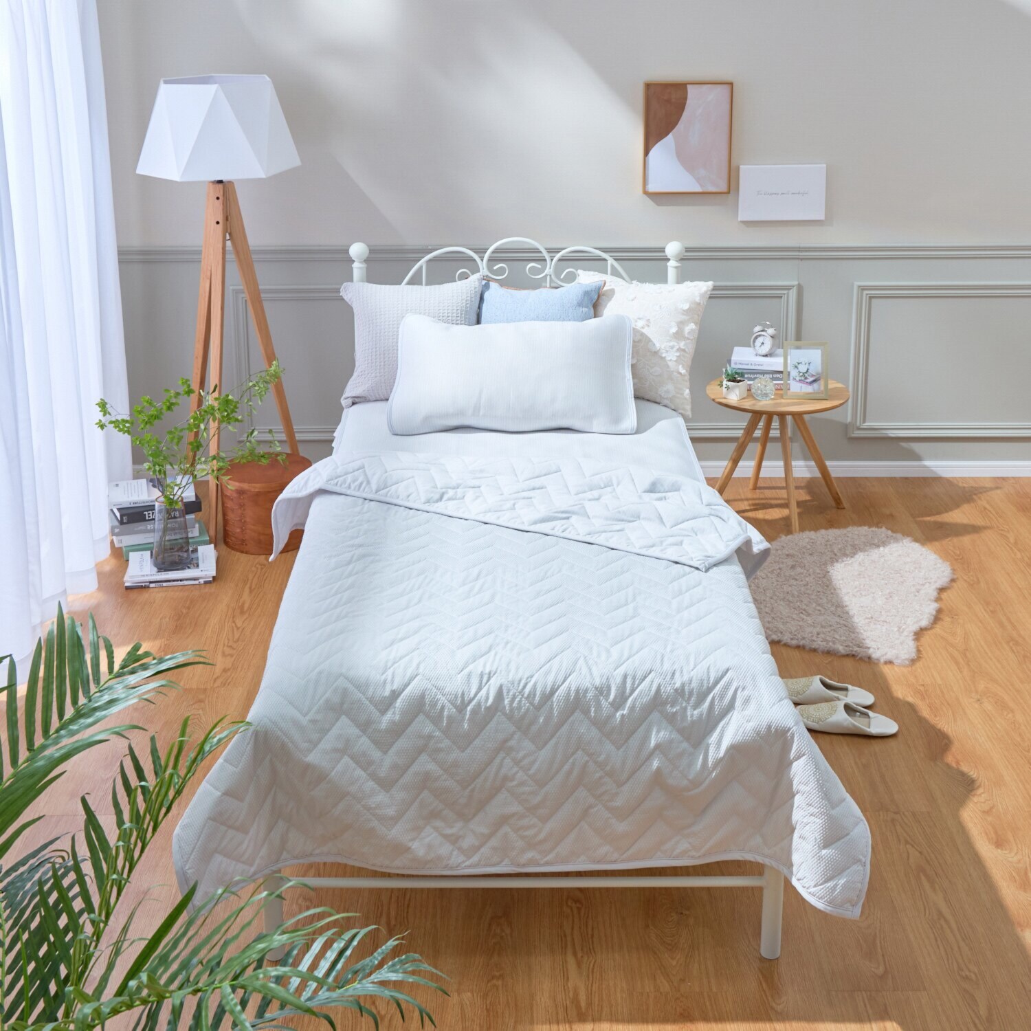 ｎｉｓｈｉｋａｗａ ひんやり・抗菌 クール＆綿混エンボス リバーシブルキルトケット ＜ダブル＞