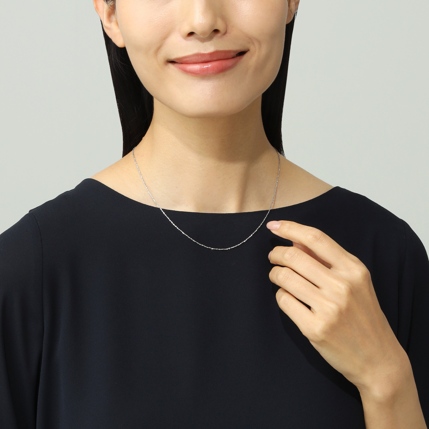 リンジェ 最高品位の純プラチナ クリスクロスチェーン ネックレス ＜最長４５ｃｍ＞
