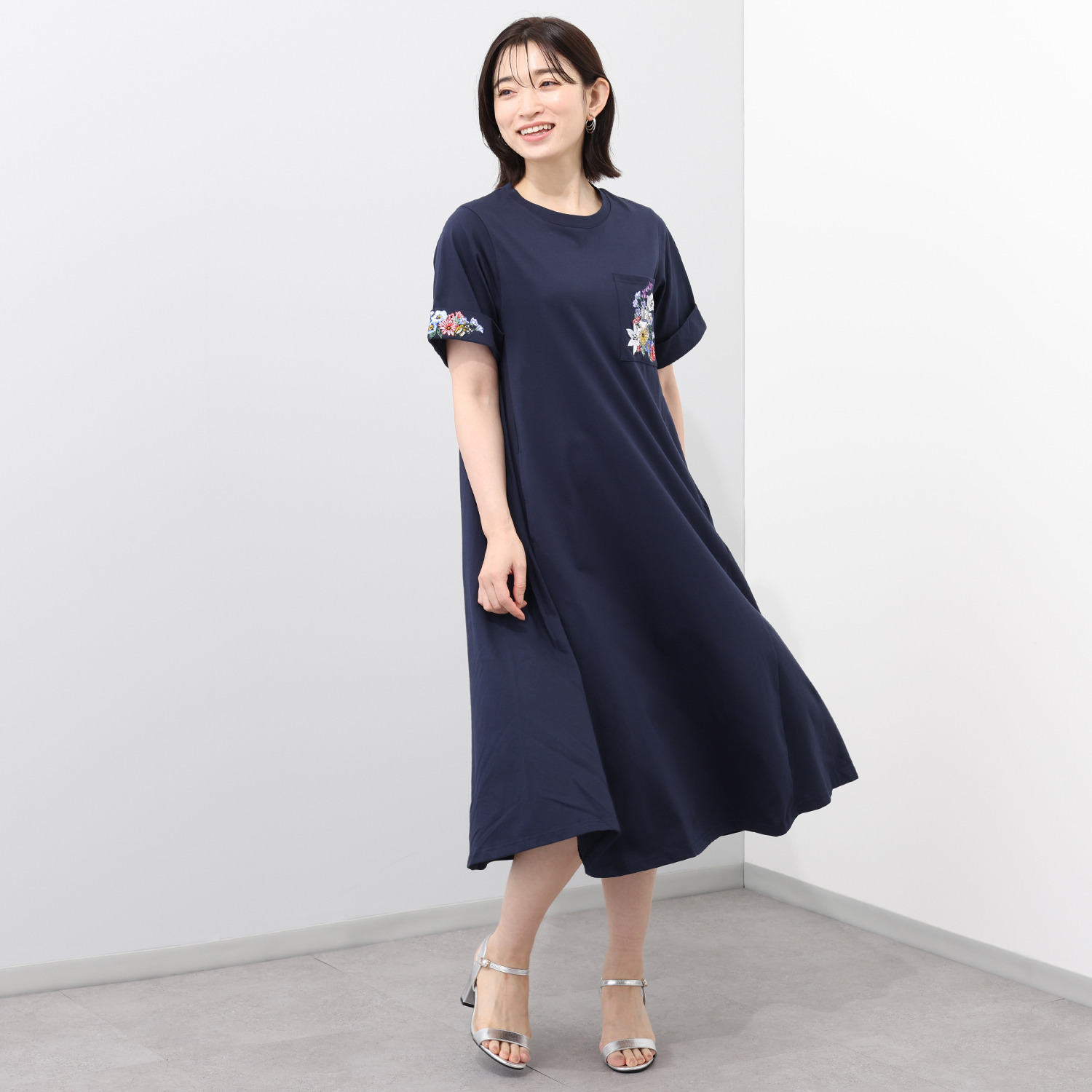 スカラー ＵＶカット・汗染み防止 花イヌ刺しゅう ワンピース