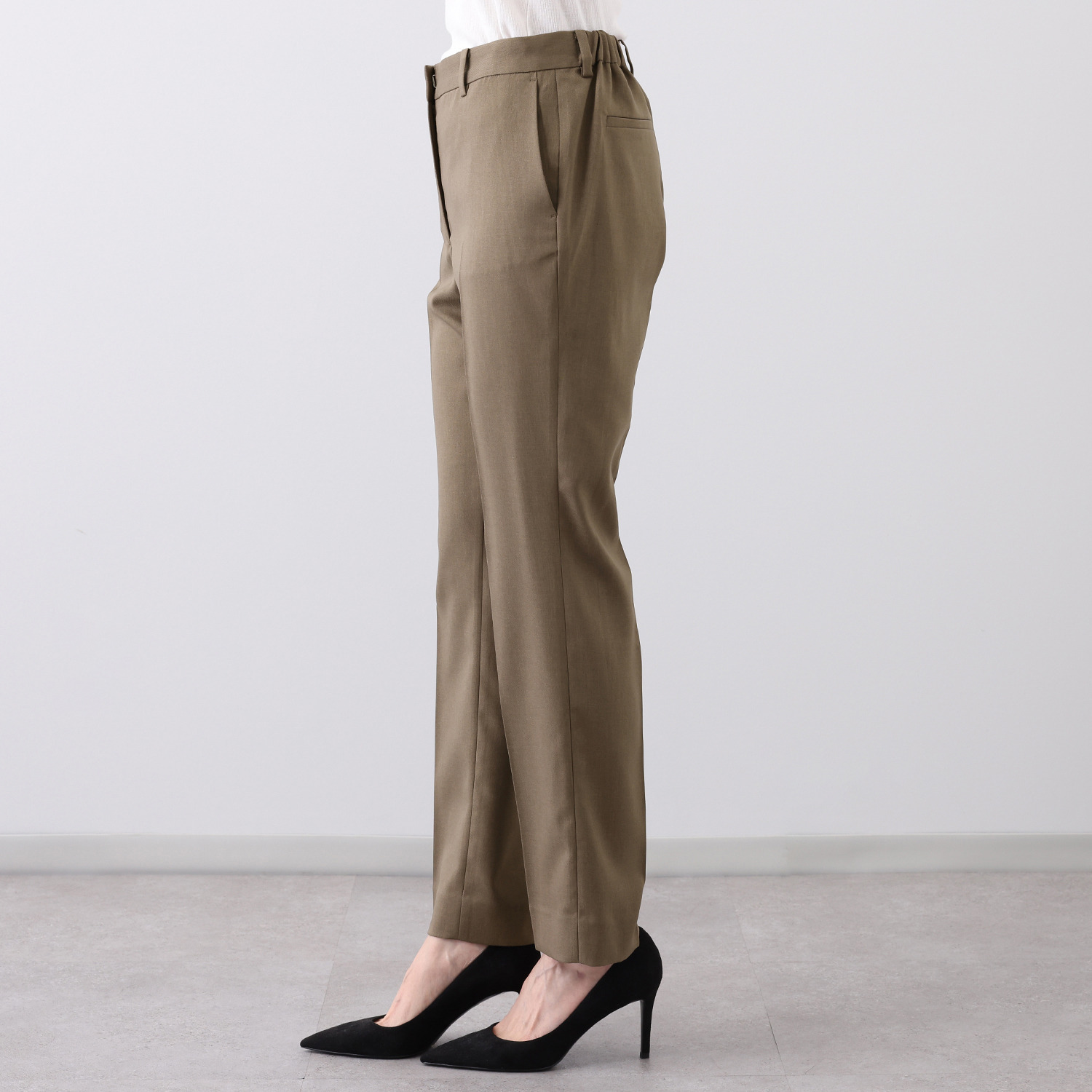 メリオン きれいな綾目の ストレッチツイル 自然にスタイルアップ 細身テーパードパンツ