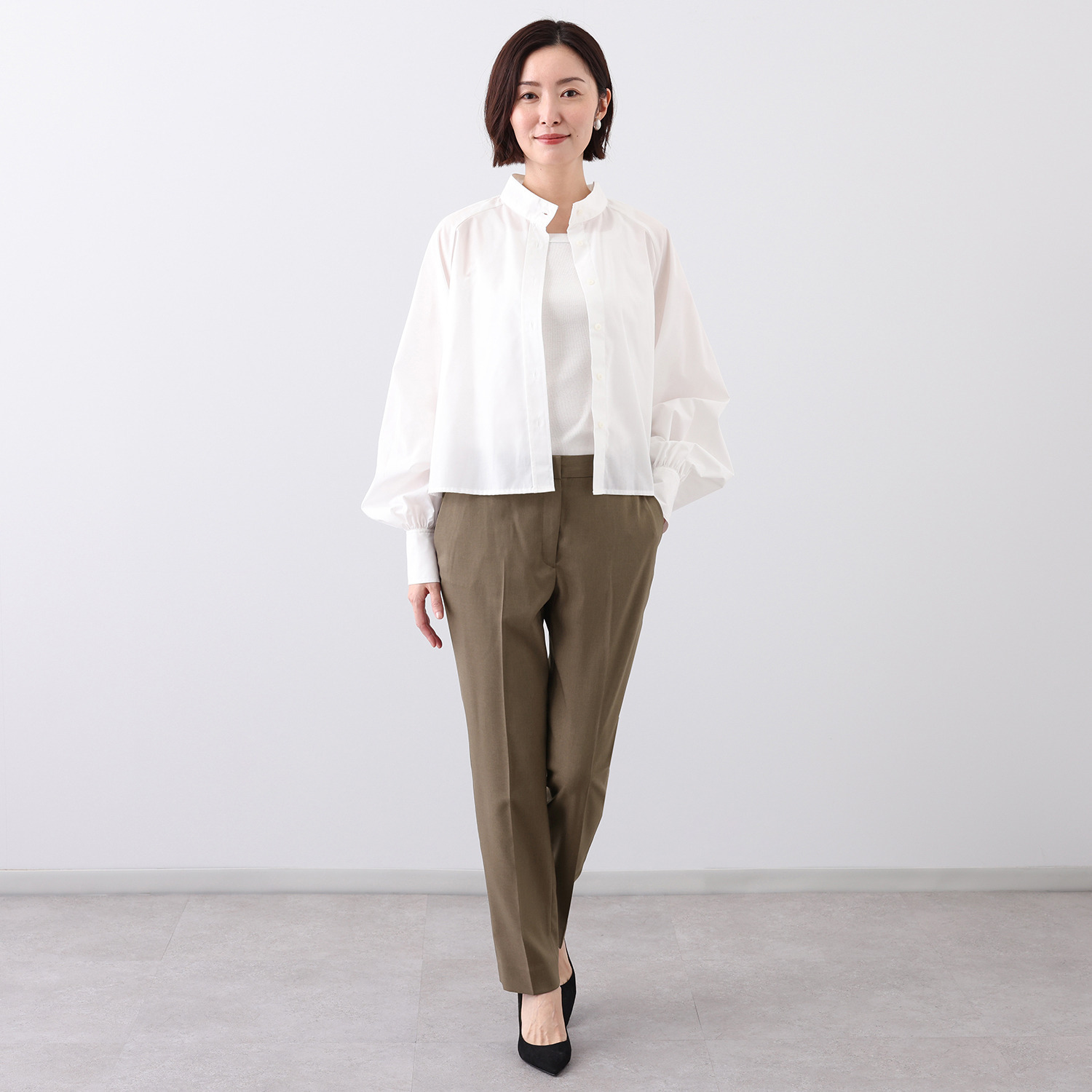 メリオン きれいな綾目の ストレッチツイル 自然にスタイルアップ 細身テーパードパンツ