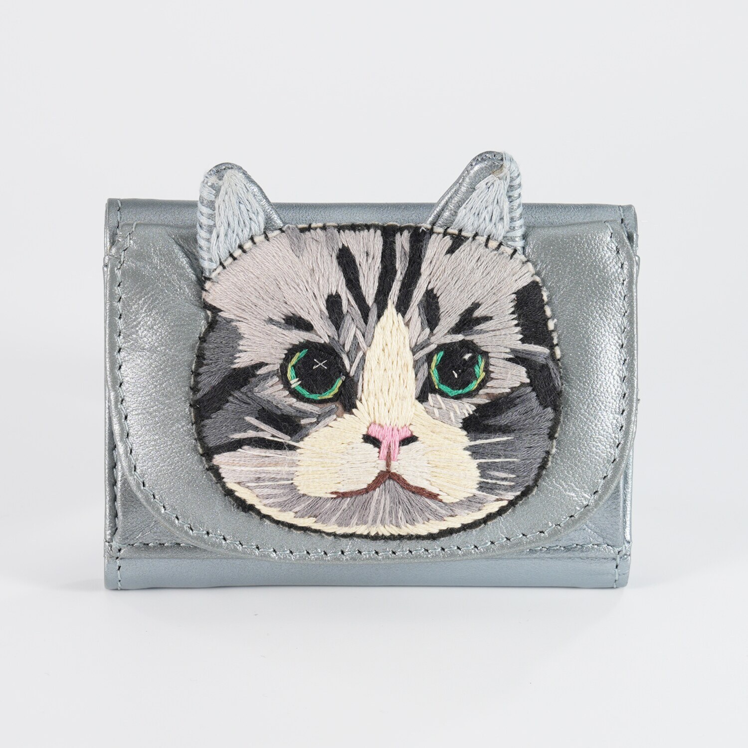 タマオワールド 猫フェイスシリーズ 持ち運ぶアートのような 立体手刺しゅう コンパクト財布