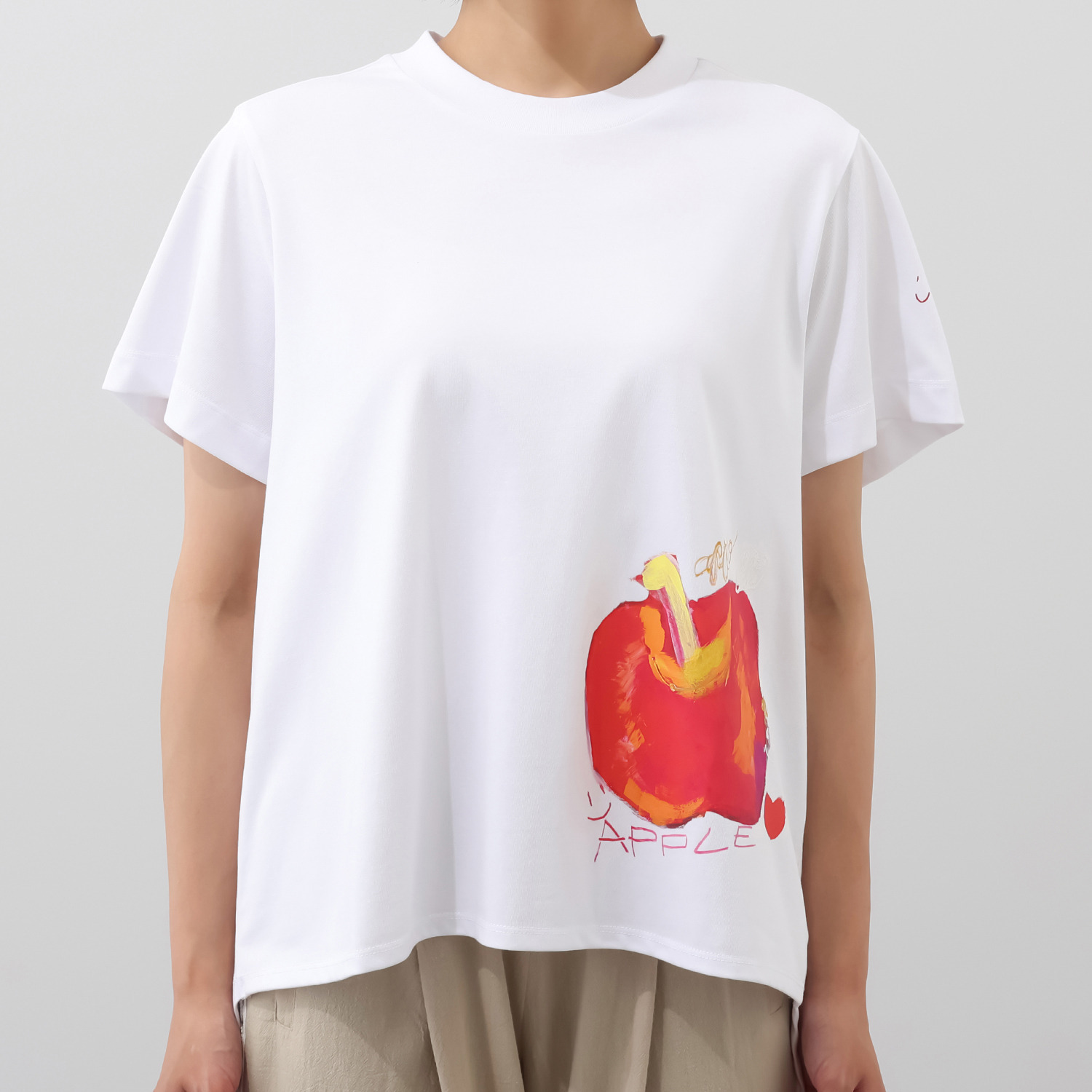 アットランティーヴァ アリア アップルモティーフ Ｔシャツ