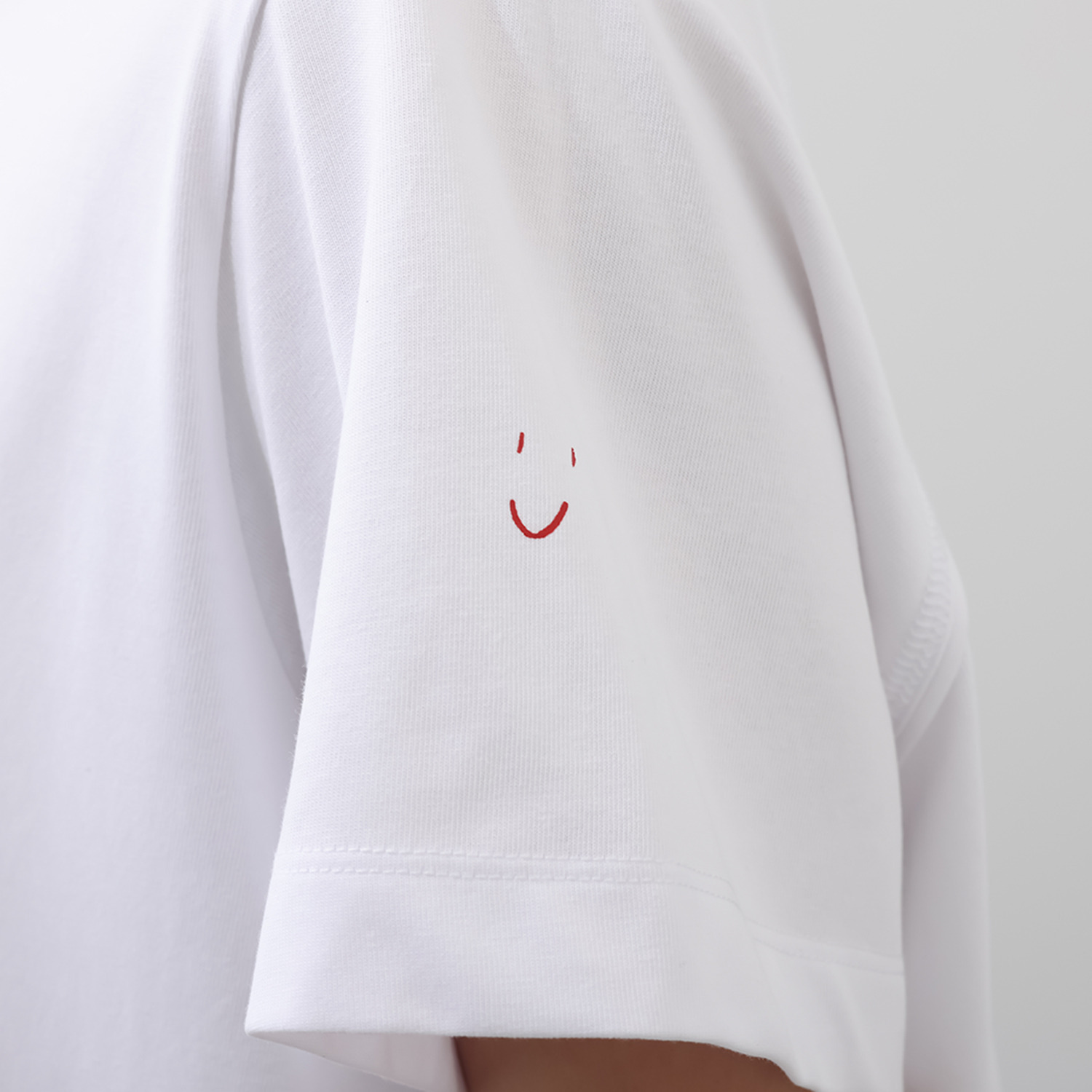 アットランティーヴァ アリア アップルモティーフ Ｔシャツ