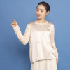 ヤエアジュテ 重ね着も１枚着も映える シルクストレッチで贅沢 ブラウス見えプルオーバー