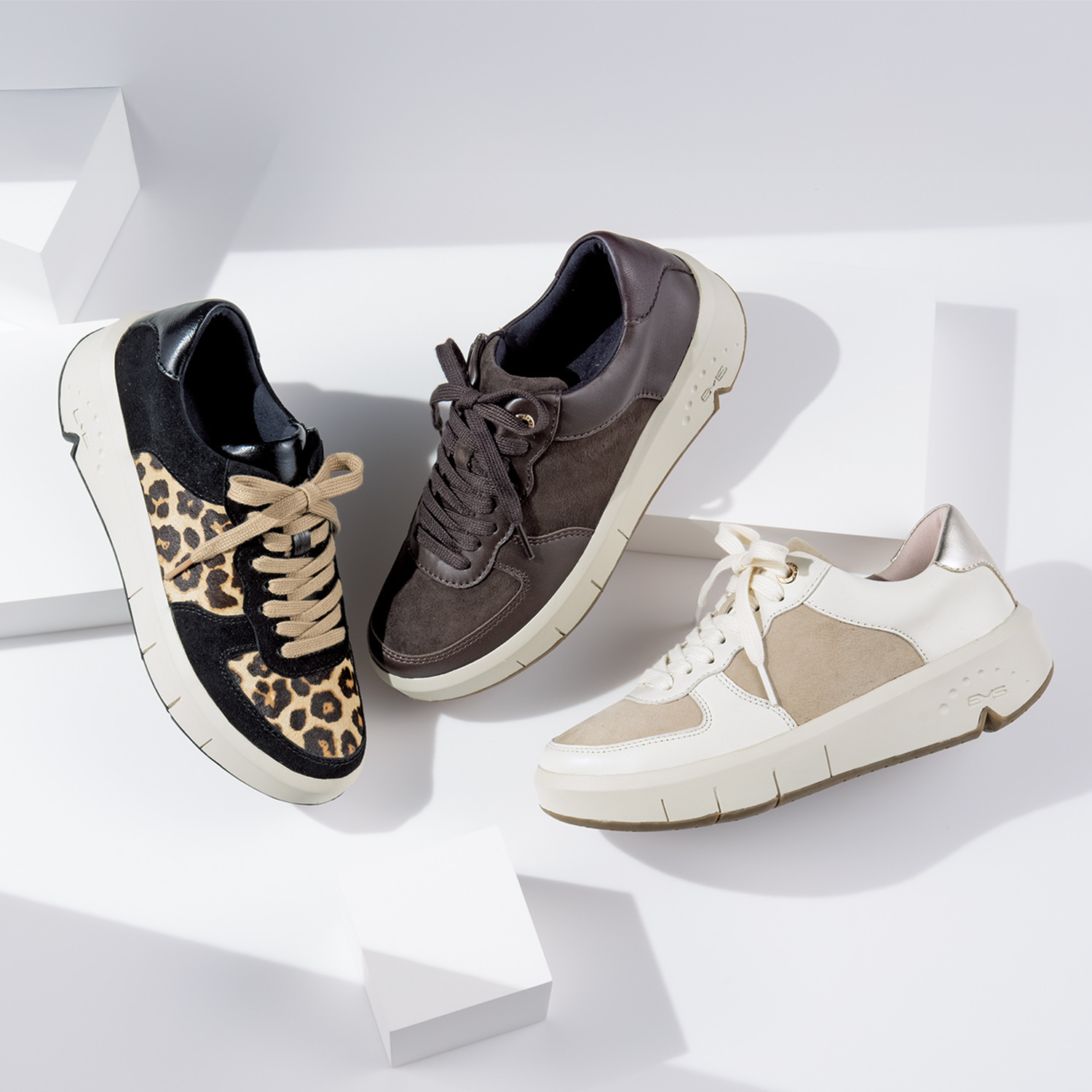 ブソラ はっ水レザー レースアップスニーカー