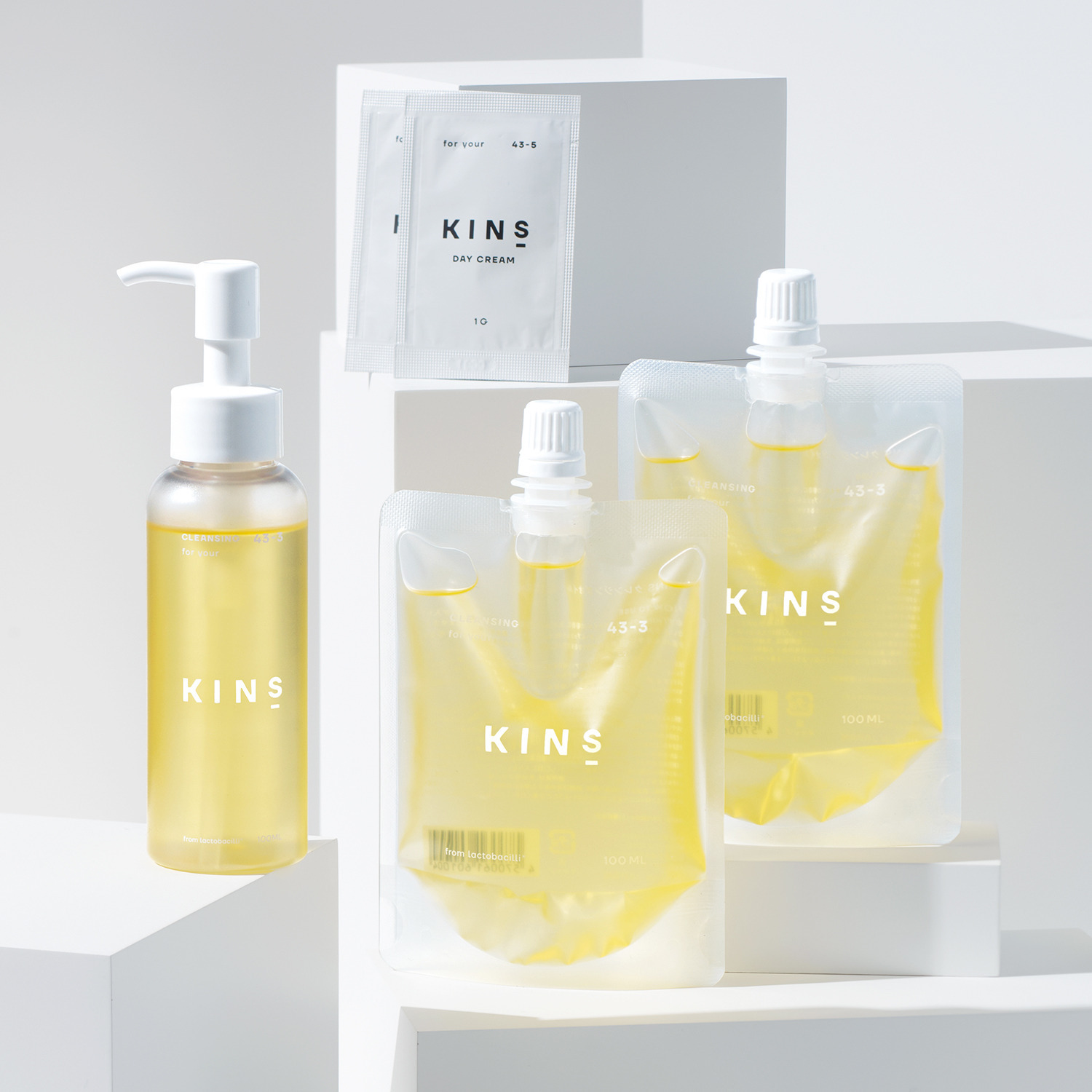ＫＩＮＳ 美肌菌発想で 毛穴の汚れすっきり 透明肌へ導く 潤いクレンジングオイル ３本分特別セット