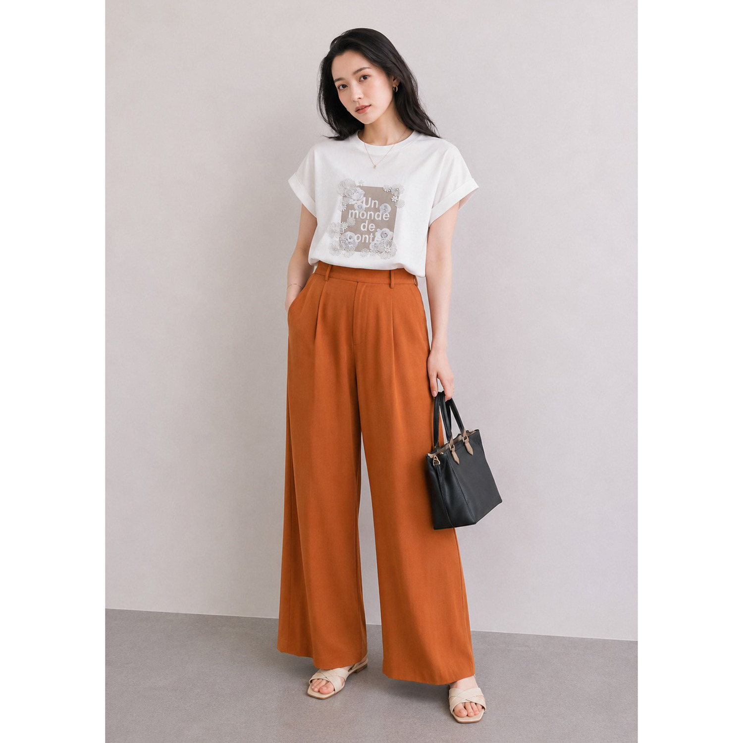 モン　エラン 品よく映えて パッと華やぐ！ デザインＴシャツ