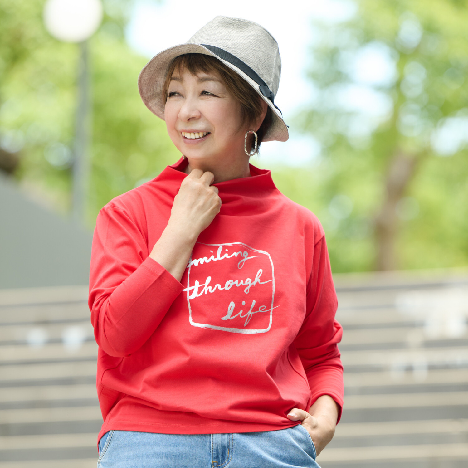 ウノ・ウノ・ドゥーエ オリジナルロゴ モックネックＴシャツ