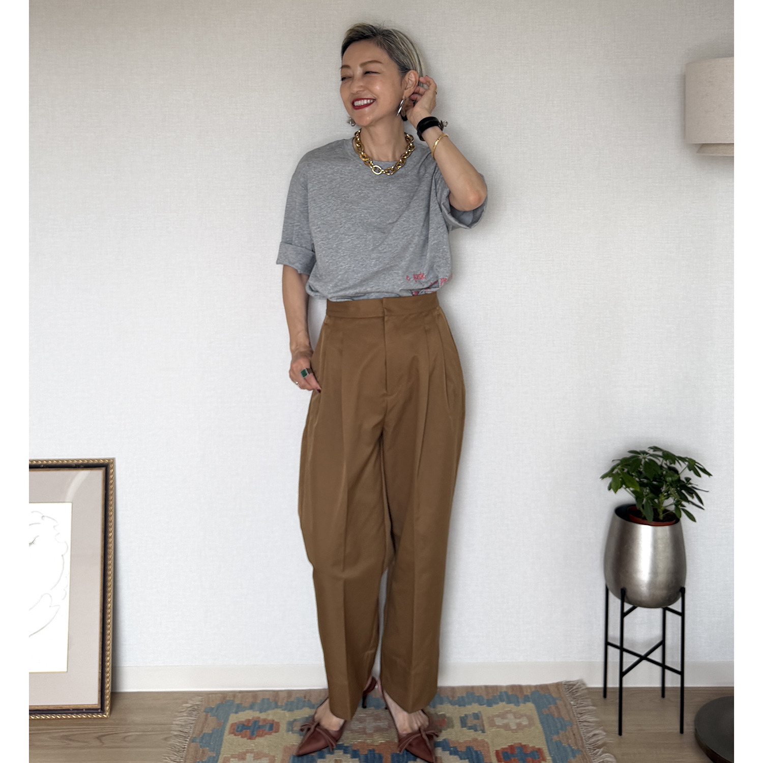 ラ　ヴァーグ　デトワール はくだけで今どき風 楽なウエストゴムで センターラインありの ２タックバレルパンツ
