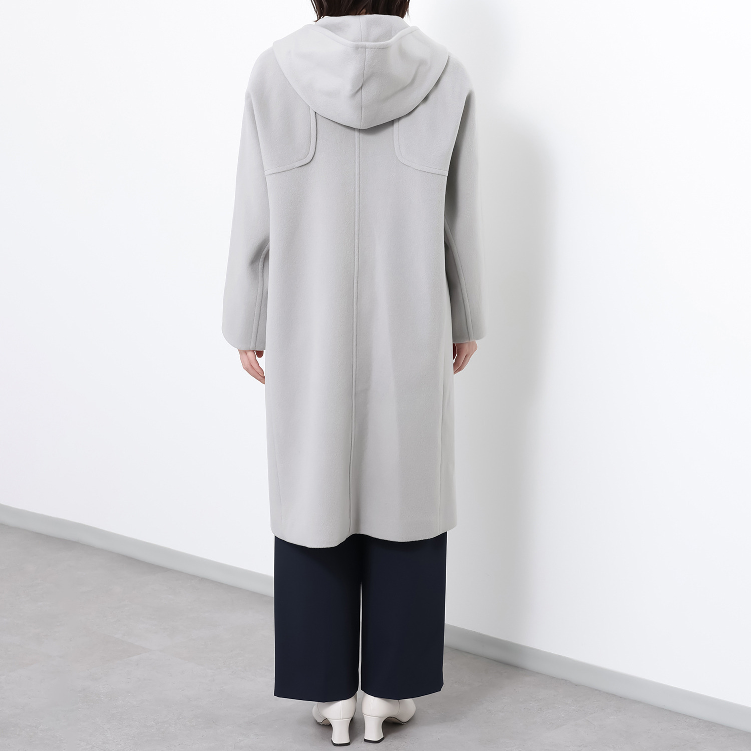 元町ゼラール ラグジュアリーの極み！ 内モンゴルアルバス産 ホワイトカシミヤ１００％ ロング丈ダッフルコート