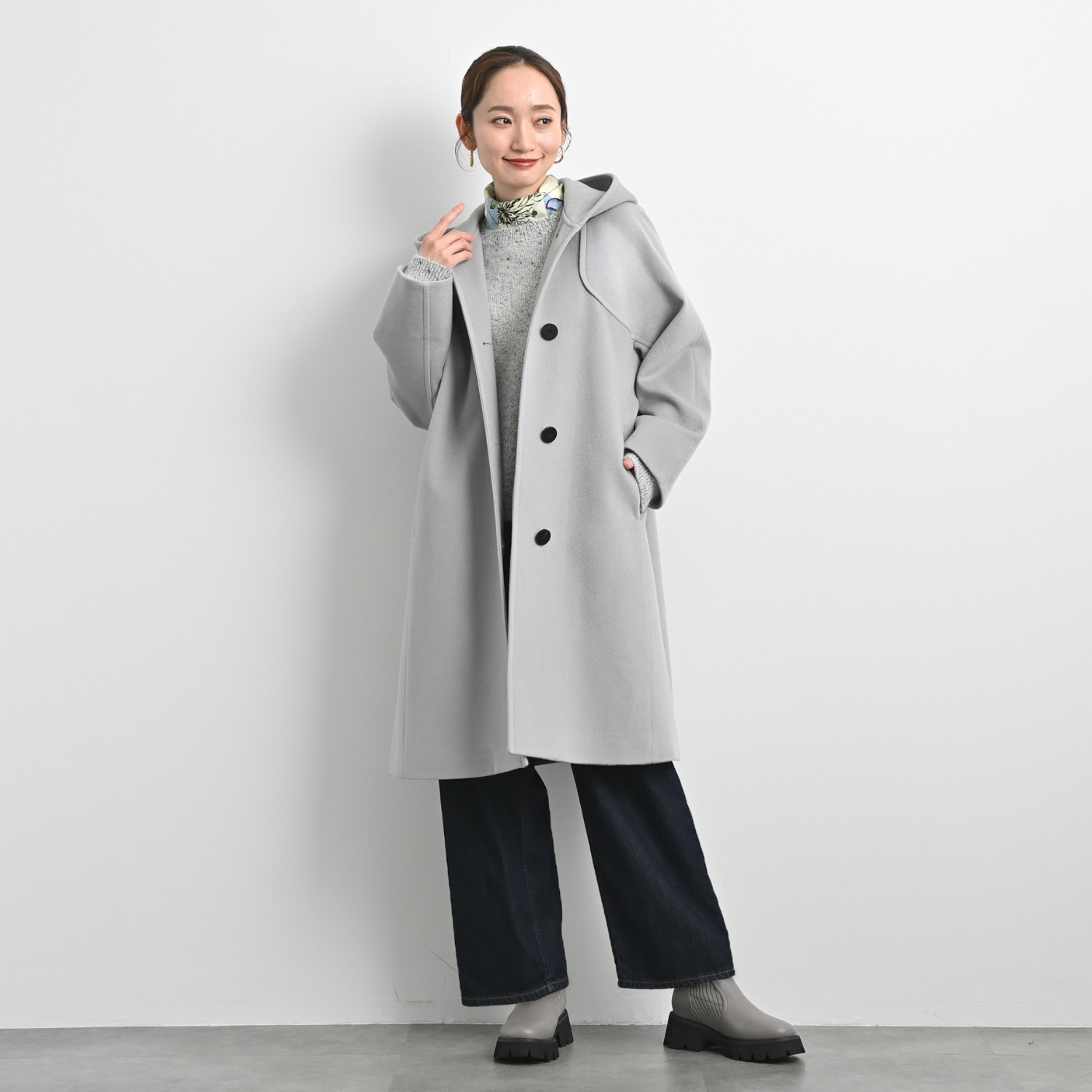 元町ゼラール ラグジュアリーの極み！ 内モンゴルアルバス産 ホワイトカシミヤ１００％ ロング丈ダッフルコート