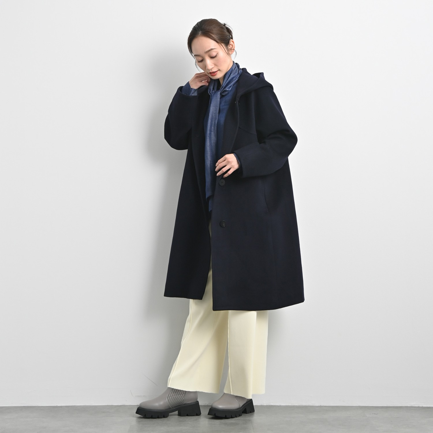 元町ゼラール ラグジュアリーの極み！ 内モンゴルアルバス産 ホワイトカシミヤ１００％ ロング丈ダッフルコート