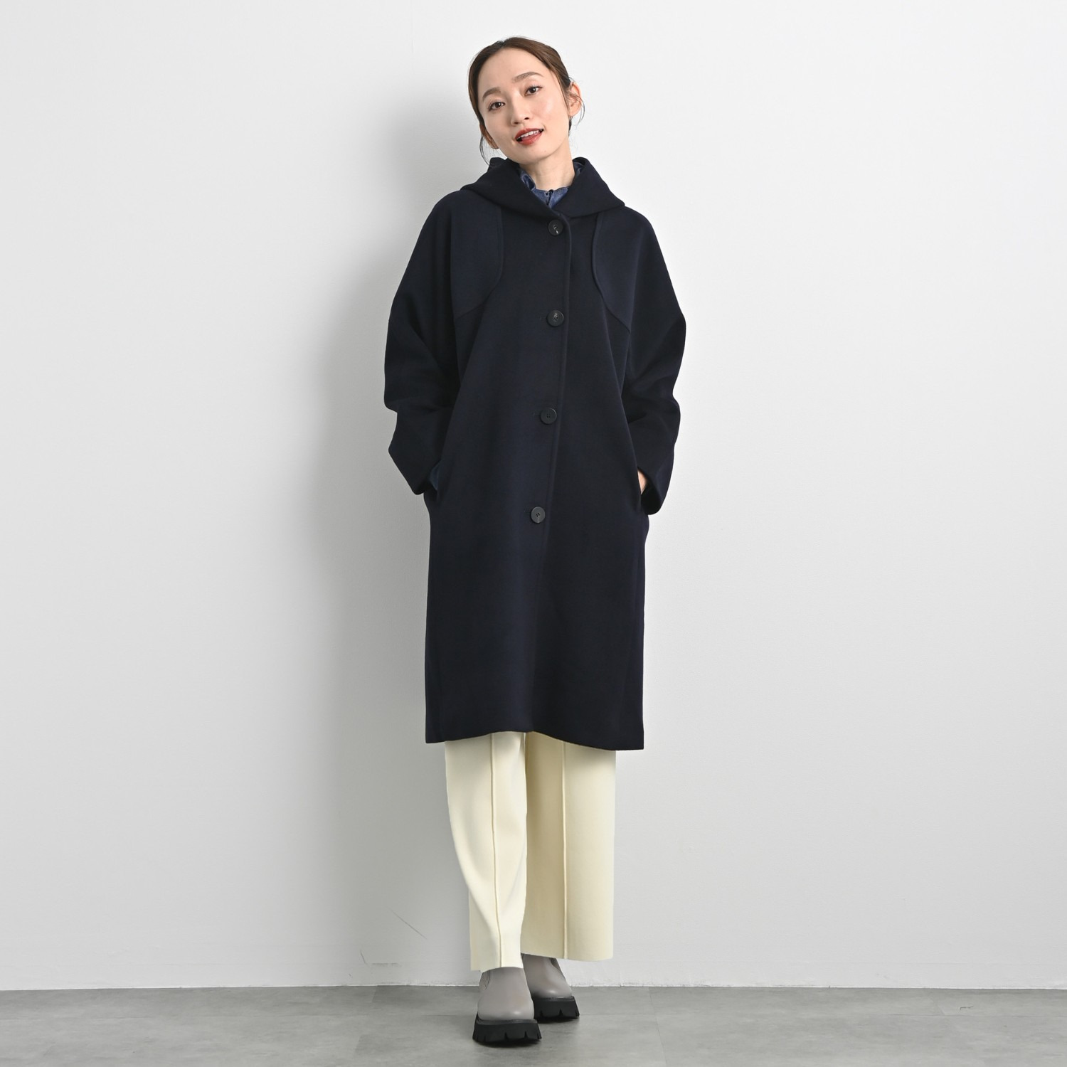 元町ゼラール ラグジュアリーの極み！ 内モンゴルアルバス産 ホワイトカシミヤ１００％ ロング丈ダッフルコート