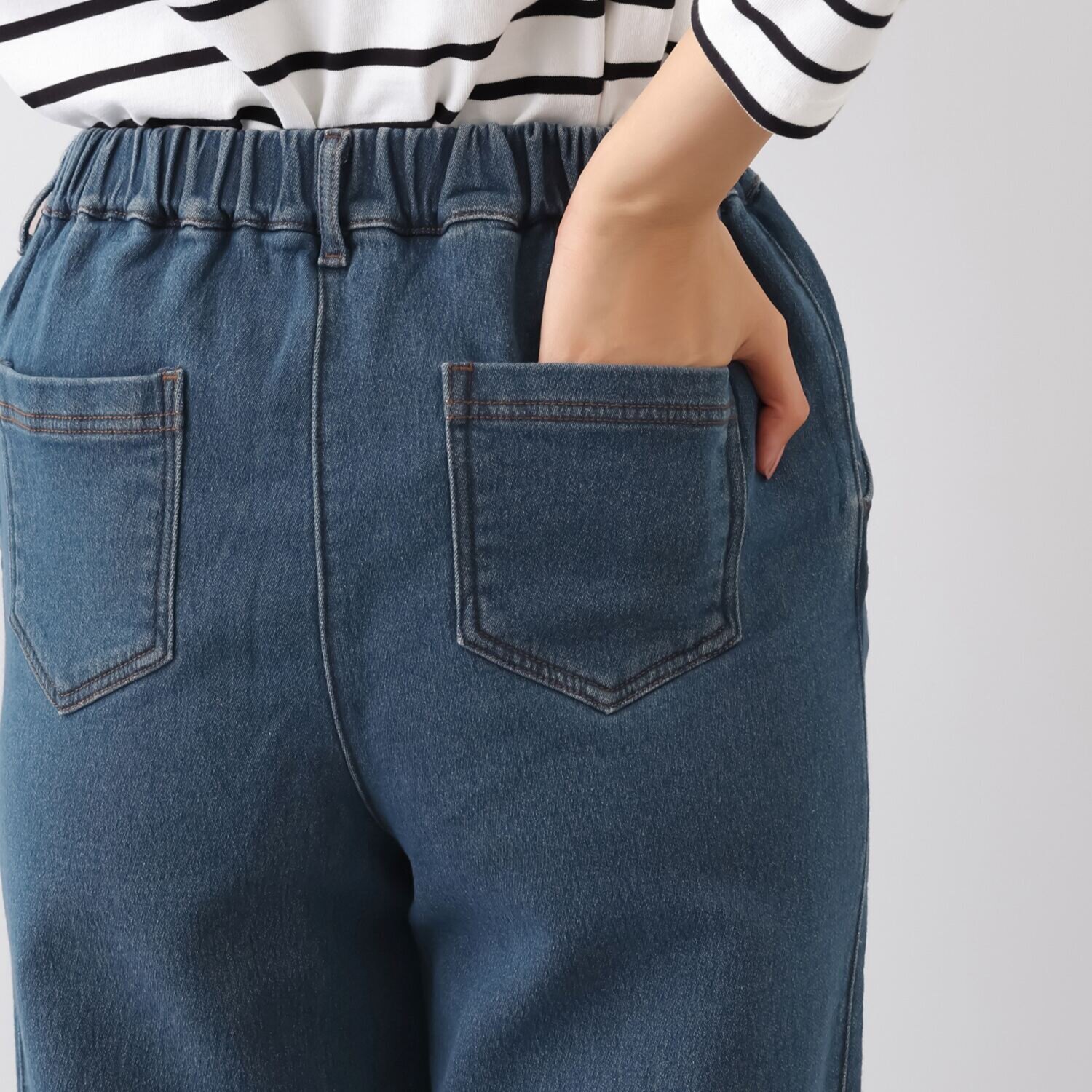 アトリエール コットンパイルデニム ストレッチ ワイドストレートパンツ ＜股下７０ｃｍ＞