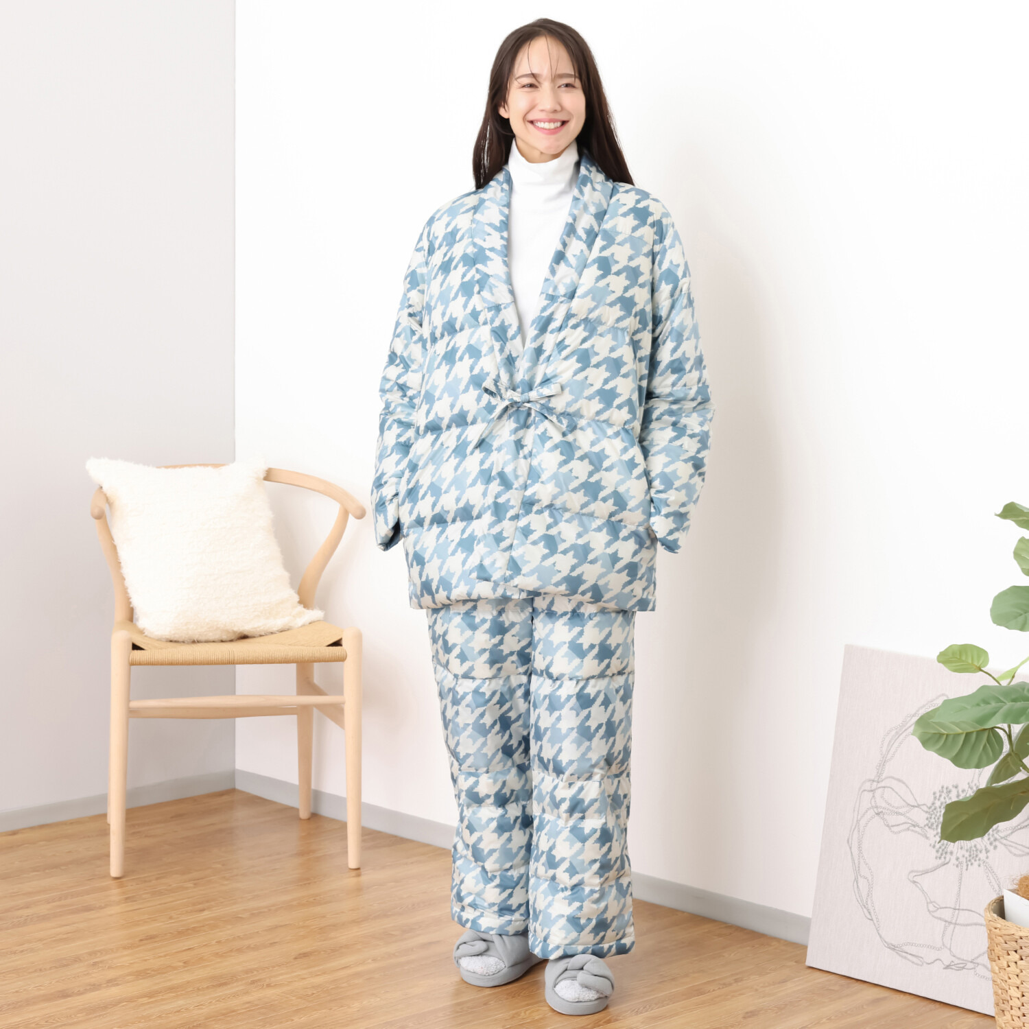 モリリン 高級羽毛を贅沢に使用 軽くてあったか！ ホワイトダックダウン 羽毛ハンテン ＜ＸＸＬ＞