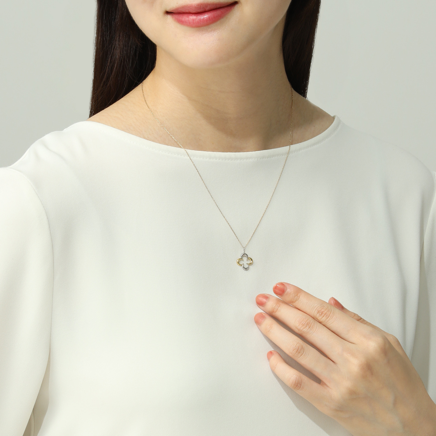 オロリナ １８Ｋ＆プラチナ９００ ルミナフラワー ペンダントトップ