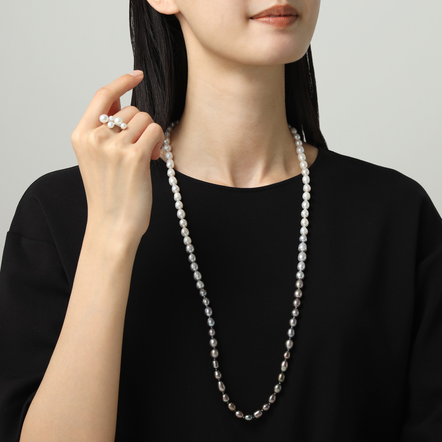 ＹＵＩＤＡＭＡ 淡水パール グラデーション グレーカラー ロングネックレス