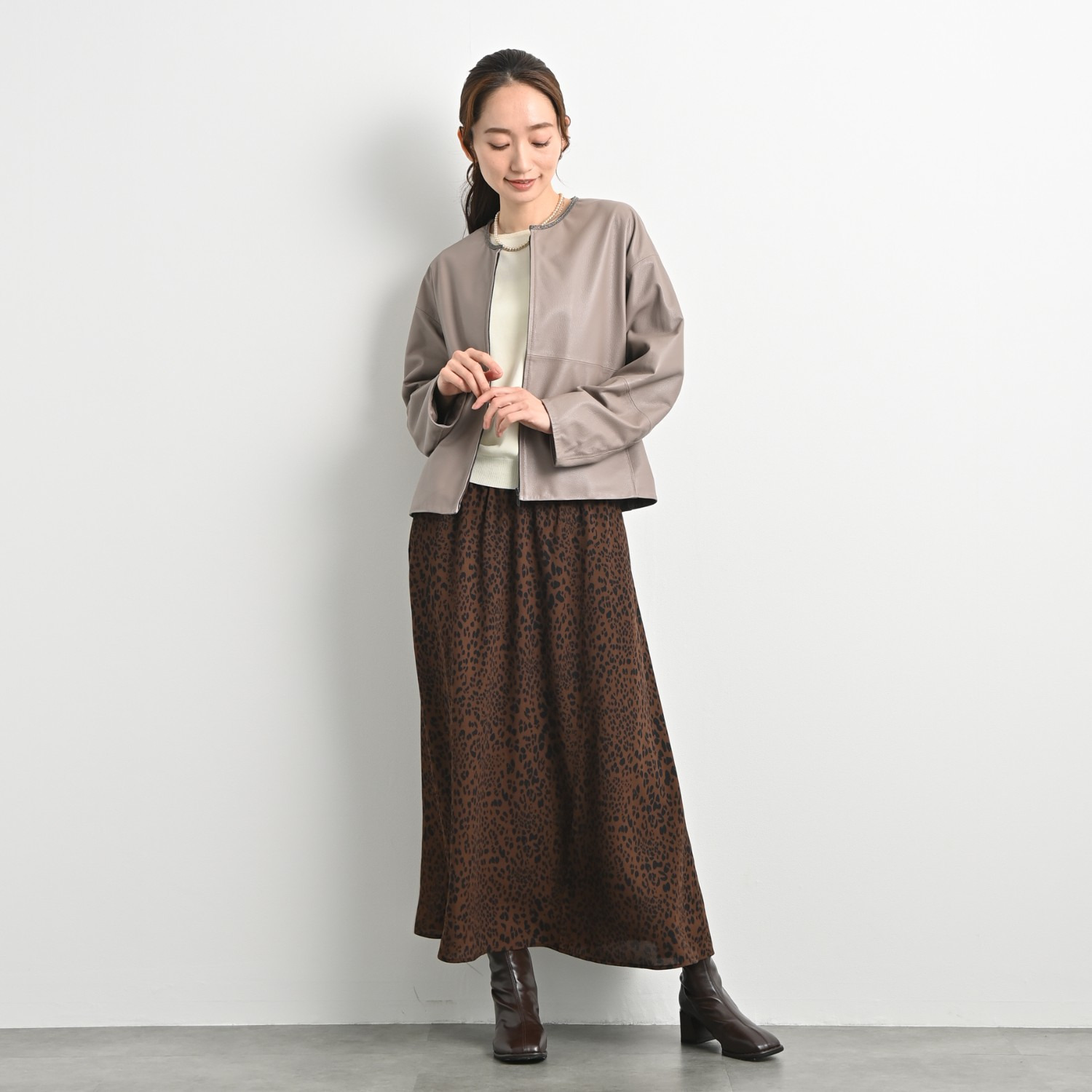 元町ゼラール ソフトラムシュリンク ブレードトリミング ラウンドネックジャケット