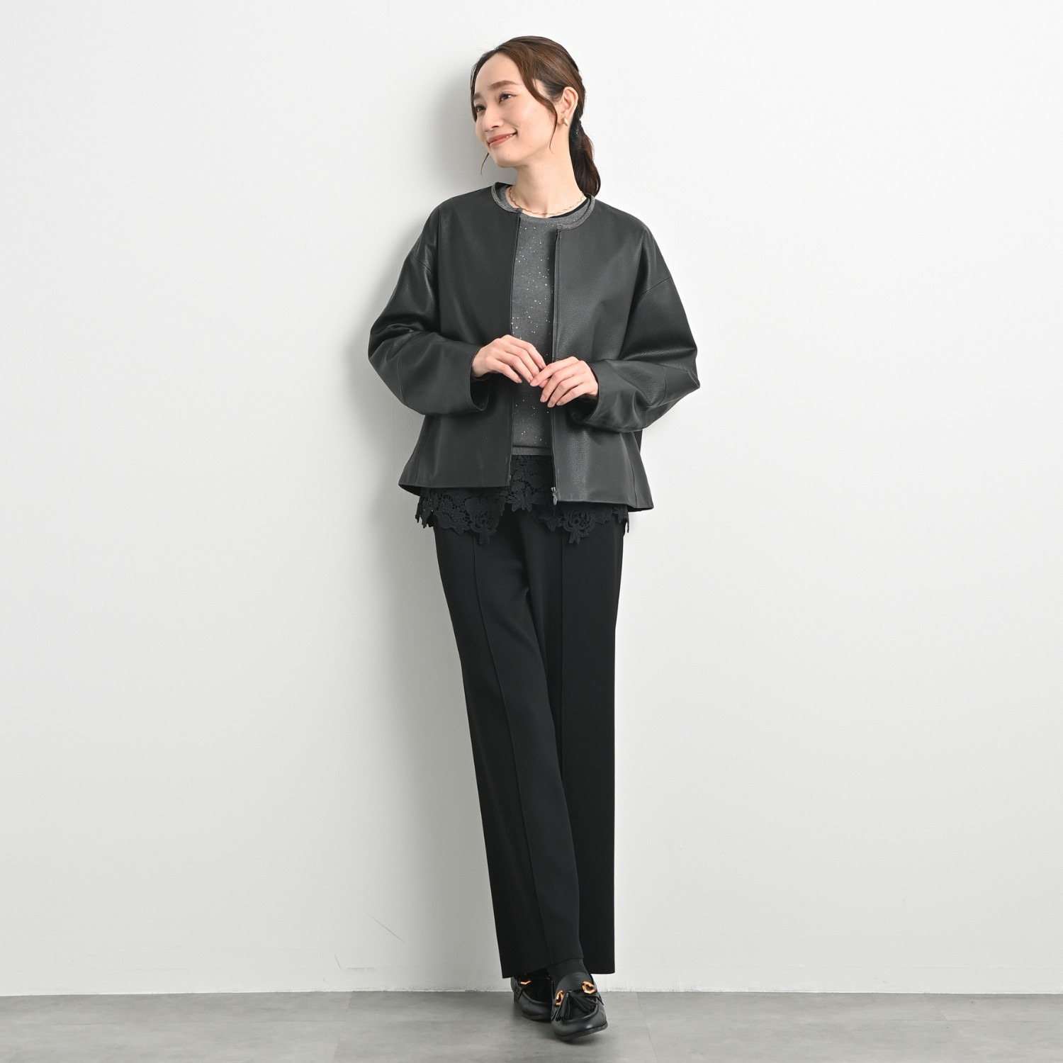 元町ゼラール ソフトラムシュリンク ブレードトリミング ラウンドネックジャケット