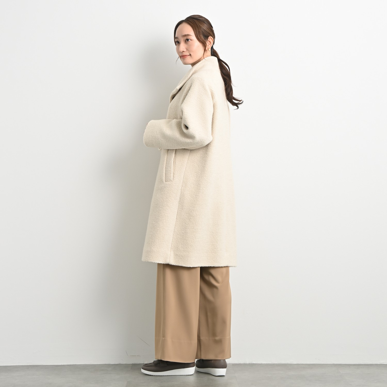 元町ゼラール 日本製 希少なカシミヤ混パイル ゆったり＆すっきり見え スタンドネックコート