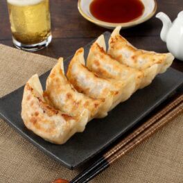 ＜東京＞ “肉汁餃子の ダンダダン”の ...