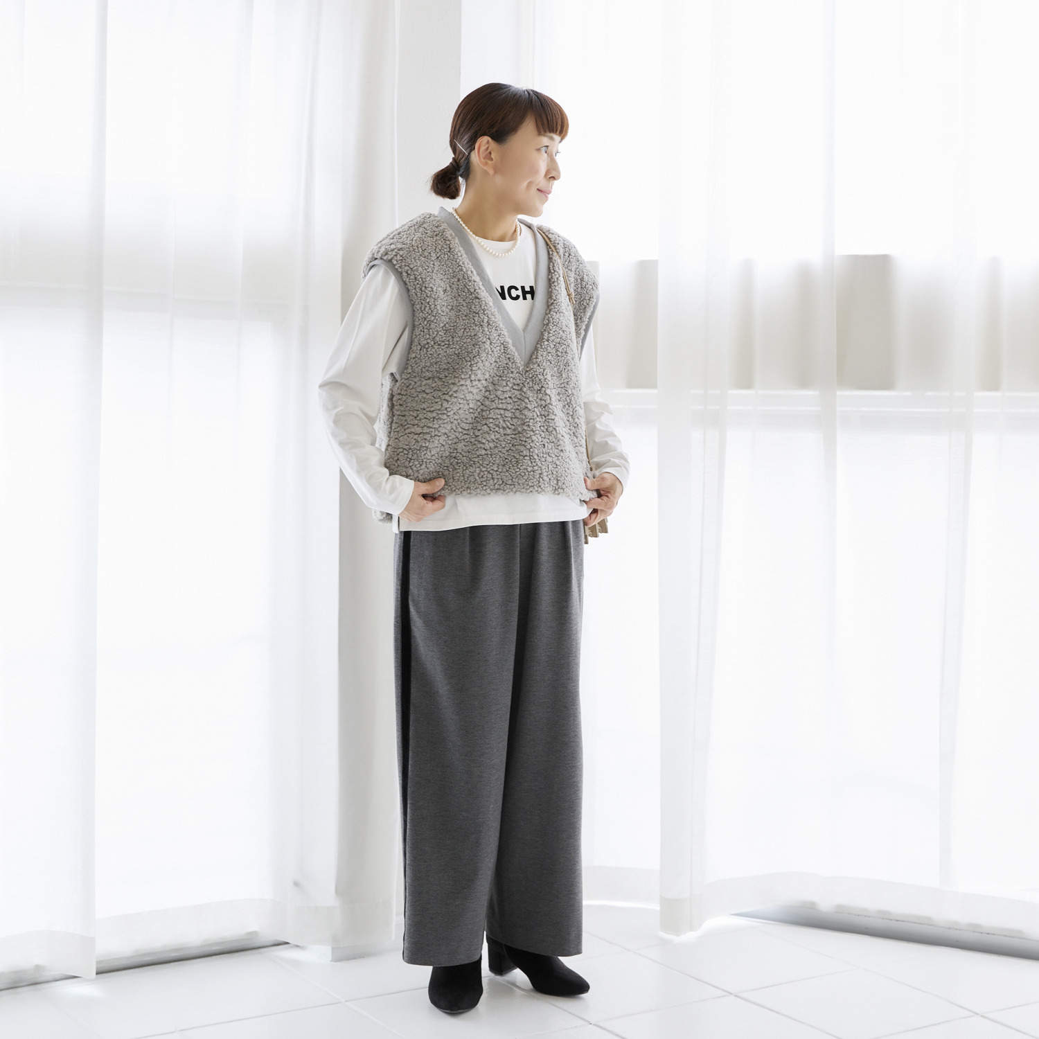 エクラージュ Ｖネック ボアベスト