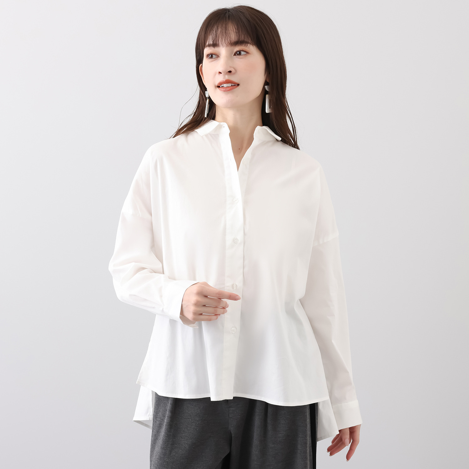 エクラージュ 後ろプレートアクセント ワイドシルエットシャツ