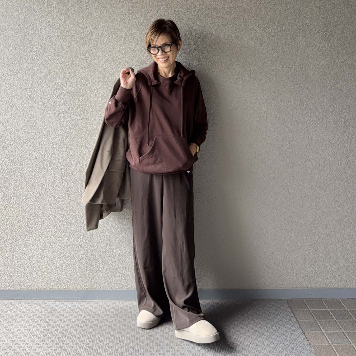 ラソエヌサーティスリー ディグリーズ 上品な光沢と落ち感 流れるシルエット シワになりにくい ウエストゴムパンツ