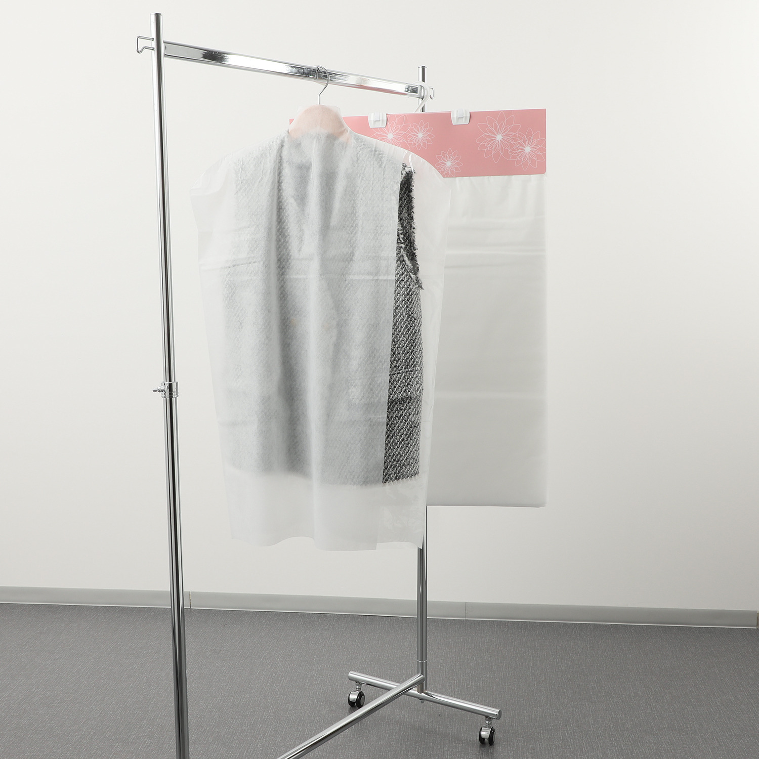 クラレトレーディング 大切なお洋服の収納に あるとうれしい ブロック式洋服カバー コンフォート ＜ショート２２枚組＞