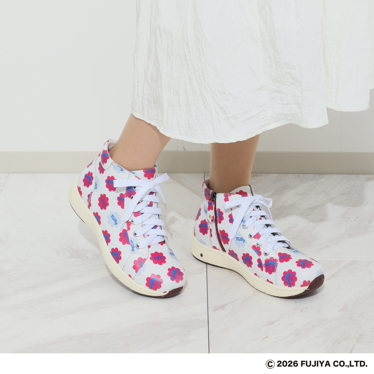エスタシオン ペコちゃんコラボ 牛革 空気循環ソール ハイカットシューズ