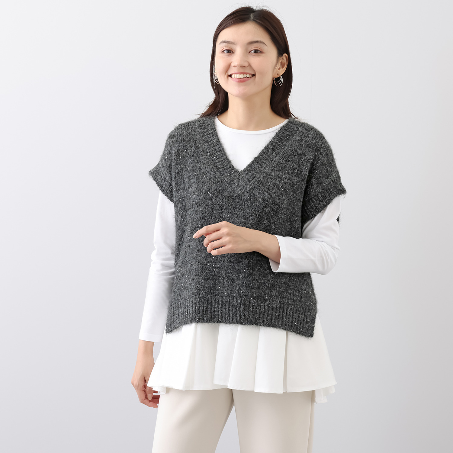 モン　エラン 旬のレイヤードスタイルが 即完成！ 裾切替ロングＴシャツ＆ スパンコールニットベスト セット