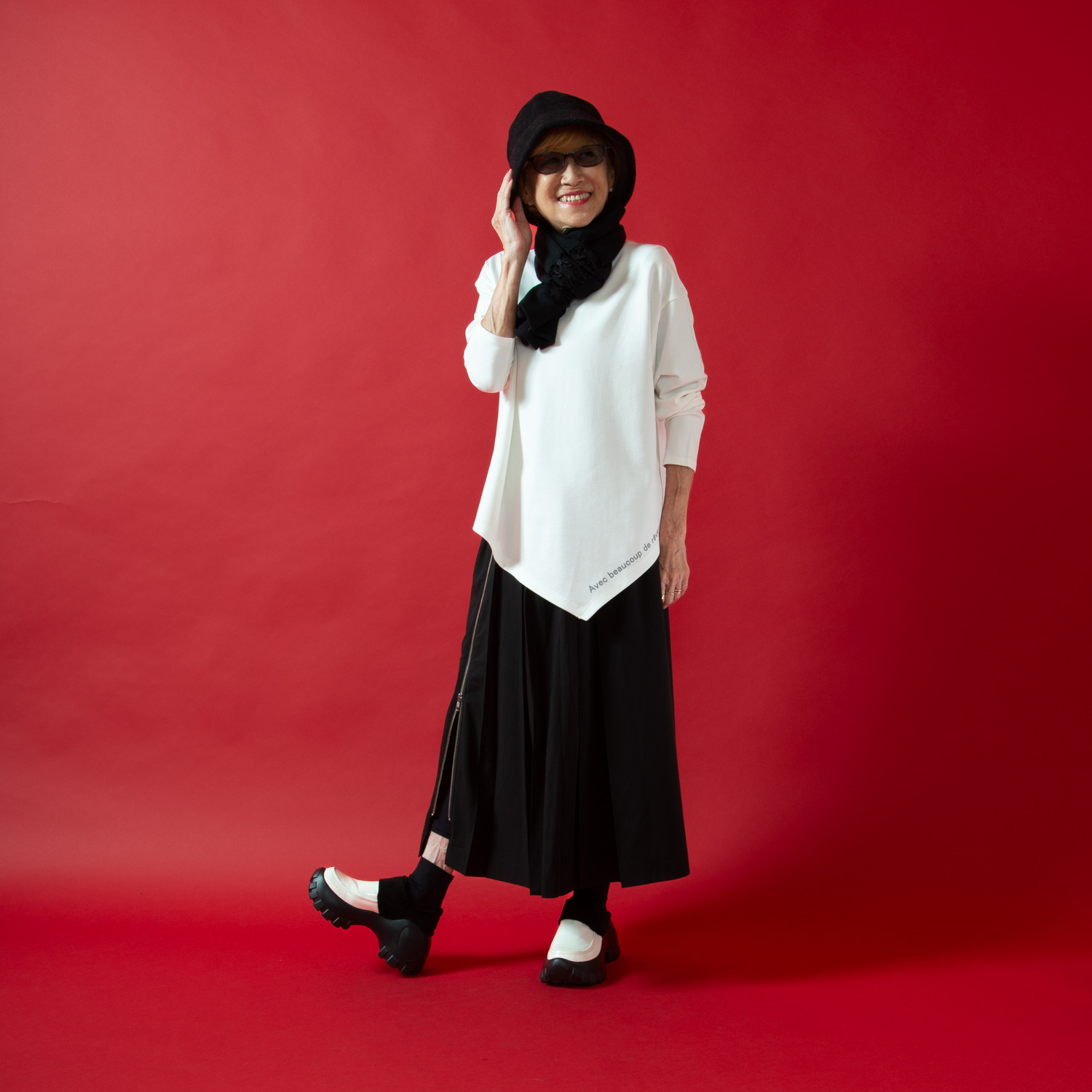 ミニマライズプラス シンプルの先にある 美しさを表現した メッセージプルオーバー