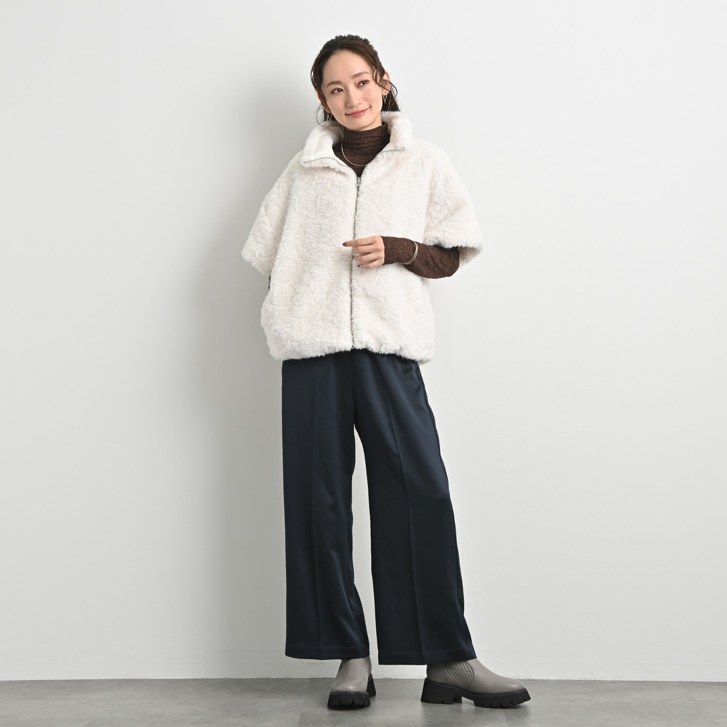 元町ゼラール とろみ＆きれい見えサテン ストレートパンツ