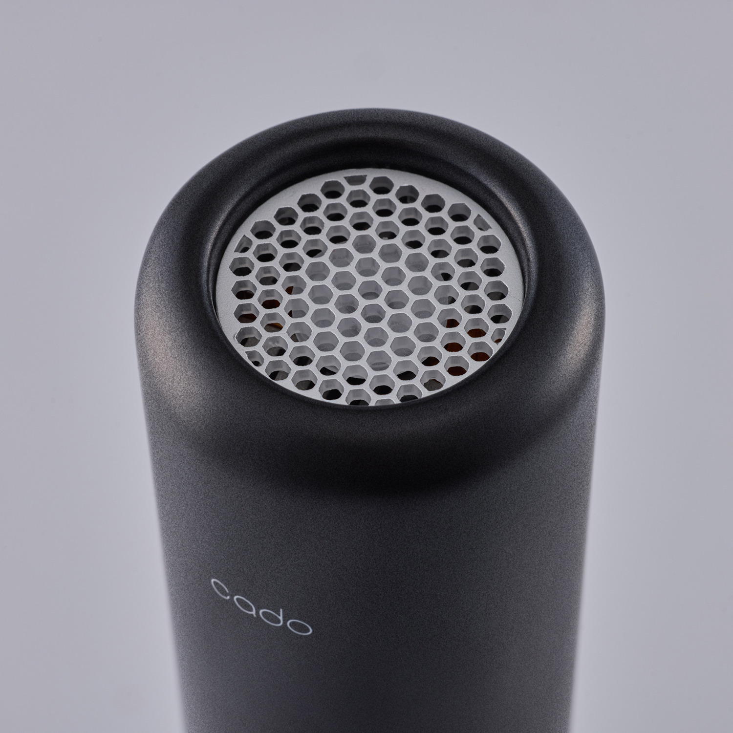 カドー 軽量＆スリムで 驚くほど手軽に使える！ 大風量のふとん乾燥機 フェーンプロ ＦＥＮ−Ｐ０１